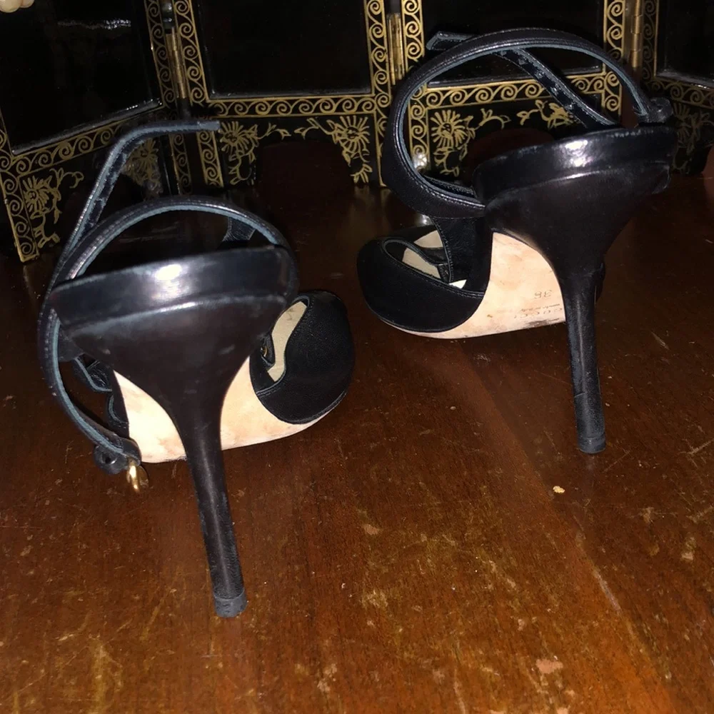 Gucci Black and Gold Women's Sandals - Picture 5 of 8